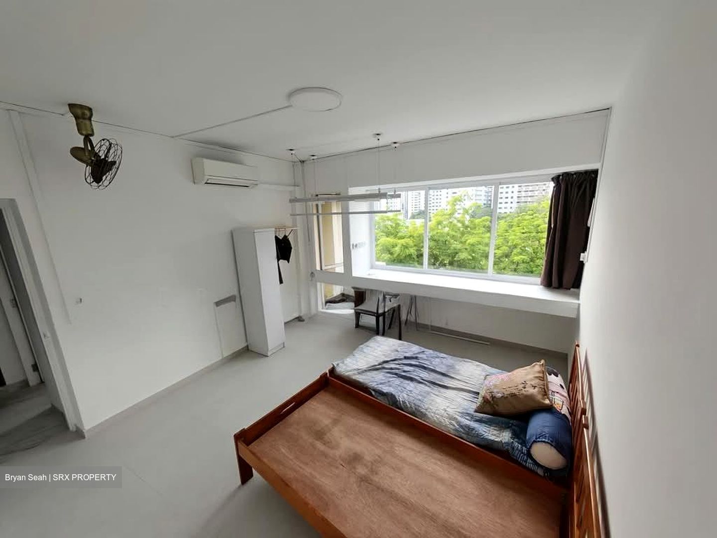 Lakepoint Condominium (D22), Condominium #567696691